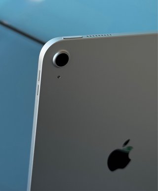 iPad A16 128GB + Funda Negra + Protector