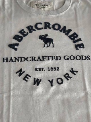 Camiseta Abercrombie & Fitch Blanca