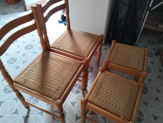 Juego de 4 sillas de comedor de madera