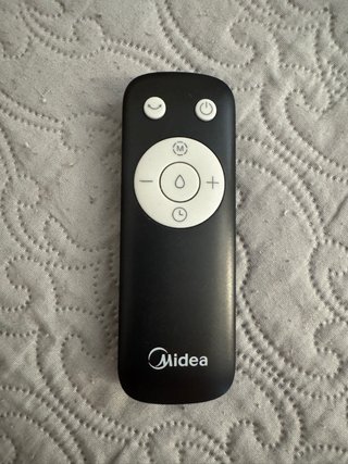 Climatizador Midea MAC25JRB con mando