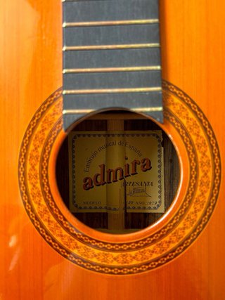 Guitarra Admira 1979