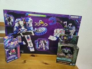 TRANSFORMERS LEGACY SERIES CLASE TITÁN