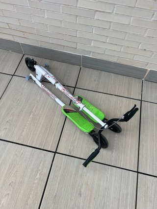 Patinete 3 Ruedas Blanco y Verde.Precio negociable