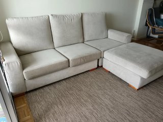 Sofá 3 plazas + puff beige