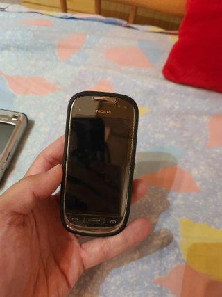 Teléfonos móviles antiguos en buen estado.