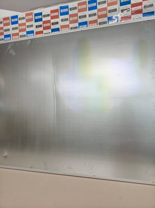 Pizarra blanca magnética OFITURIA 200x100 cm con marco de aluminio lacado