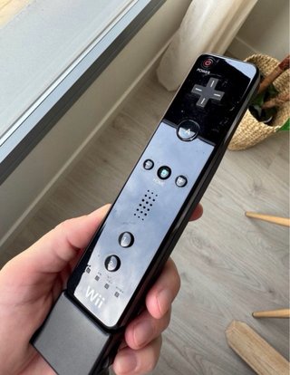 Nintendo Wii Negra + Mandos y Juegos