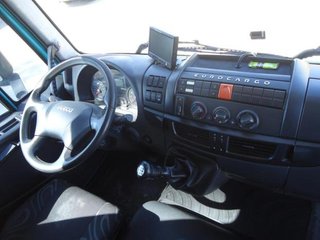 Iveco EUROCARGO ML120 E25-CAMIONES FURGONES