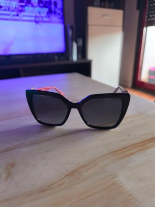 Gafas Love Moschino negras y doradas