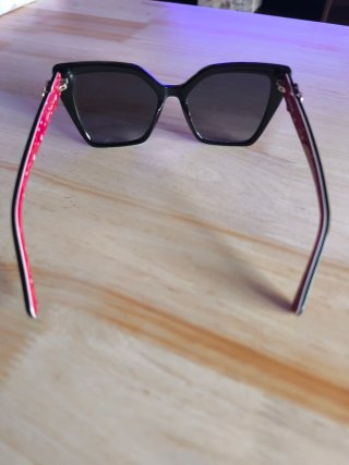 Gafas Love Moschino negras y doradas