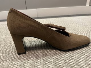 Zapatos tacón Lola Rueda Talla 37