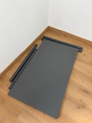 Mesa de estudio gris IKEA