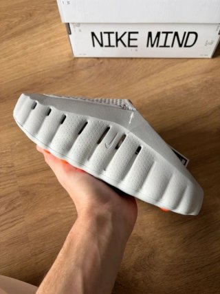 Zapatillas Nike 46 grises y naranjas