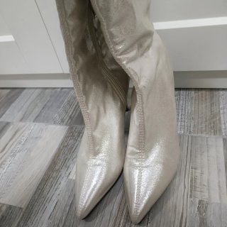 Botas de tacón plateadas