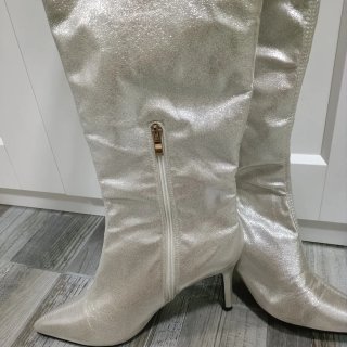 Botas de tacón plateadas