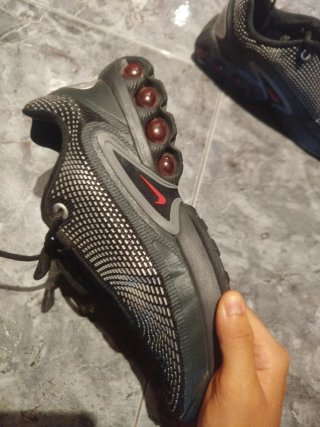 Zapatillas Nike Negras y Rojas
