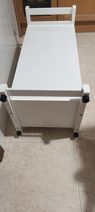Mesita / Estantería. Convertible banco/ baúl