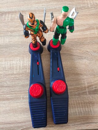 Karate fighters ninja y verde + dos mandos