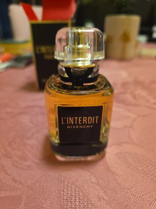 Profumo L'Interdit Givenchy Nero e Rosso