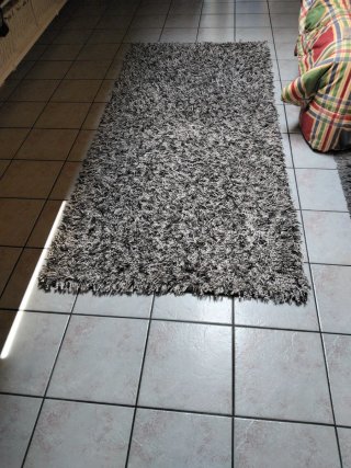 Alfombra de salón gris