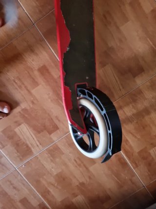 Patinete rojo
