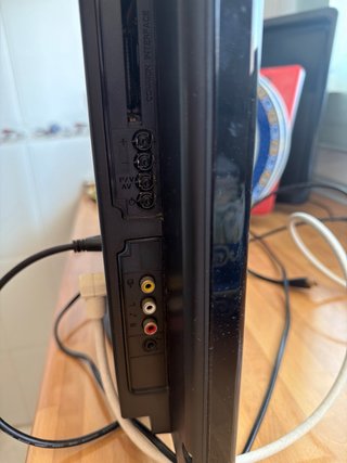 Monitor TV OKI Negro modelo V22D. PH