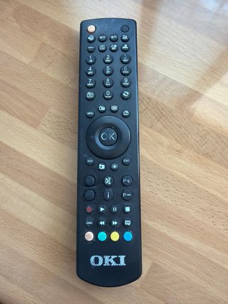 Monitor TV OKI Negro modelo V22D. PH