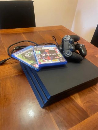 PS4 + 2 Mandos + Juegos