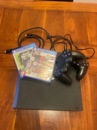 PS4 + 2 Mandos + Juegos