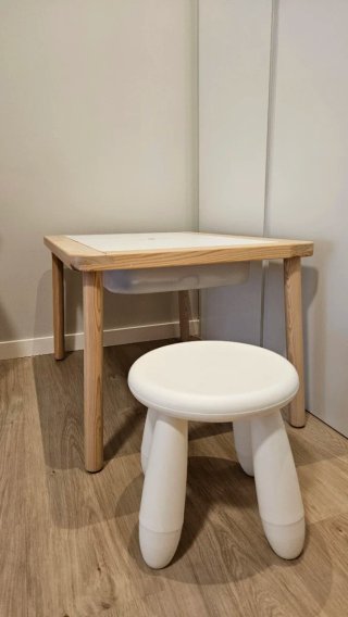 Mesa infantil IKEA FLISAT +2 almacenaje TR