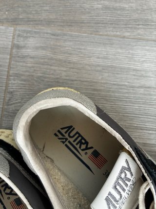 Zapatillas Autry Negras y Grises