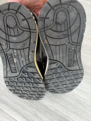 Zapatillas Autry Negras y Grises