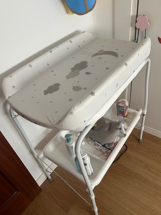 Cambiador y bañera para bebé