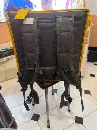 Mochila Glovo amarilla