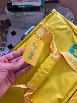 Mochila Glovo amarilla