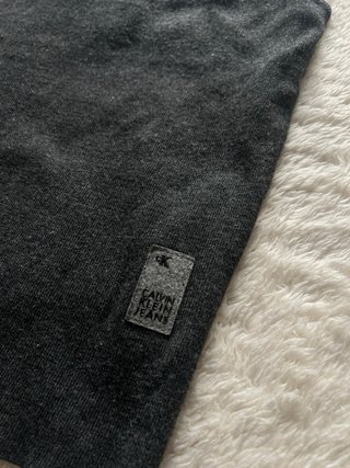 Colete estilo suéter Calvin Klein cinza