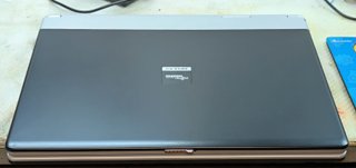 Computer Fujitsu Siemens Amilo Pro V3515 (LM10W)