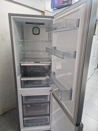 Nevera Grundig 1.85m x 60cm