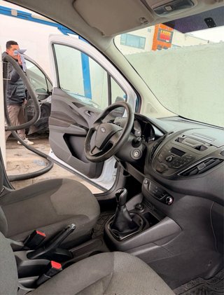 Ford Transit Courier 2014