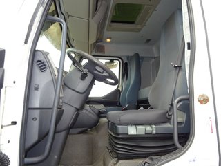 Volvo FL 240-CAMIONES FURGONES