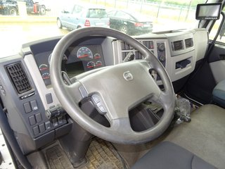 Volvo FL 240-CAMIONES FURGONES
