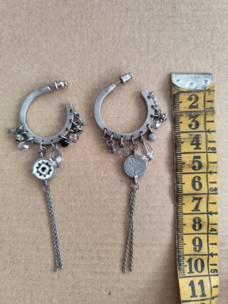 Pendientes vintage plateados y negros
