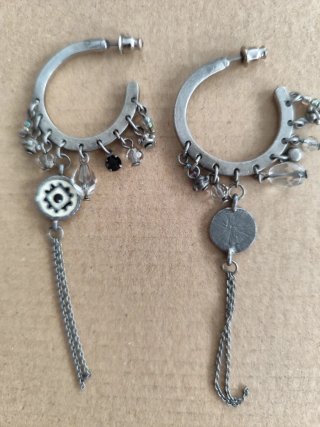 Pendientes vintage plateados y negros