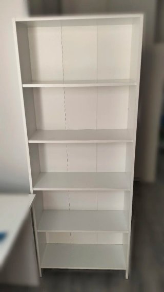 Estantería blanca de madera