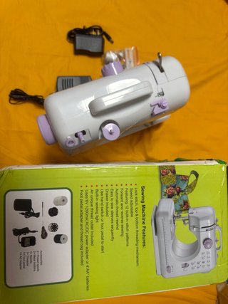 Mini Máquina de coser SM505A multifuncional nueva