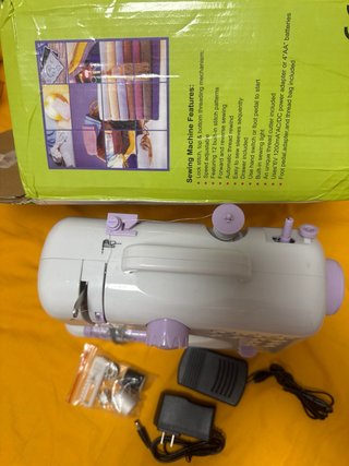 Mini Máquina de coser SM505A multifuncional nueva