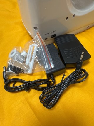 Mini Máquina de coser SM505A multifuncional nueva