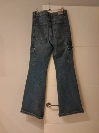 Pantalón vaquero cargo campana azul