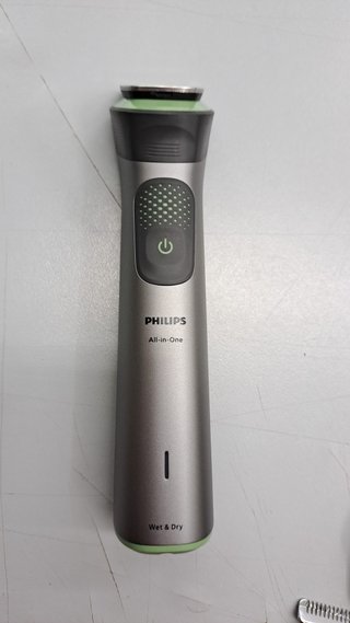 Recortadora todo en uno de 19 en 1 Serie 7000 Philips