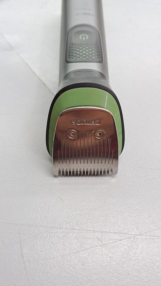Recortadora todo en uno de 19 en 1 Serie 7000 Philips